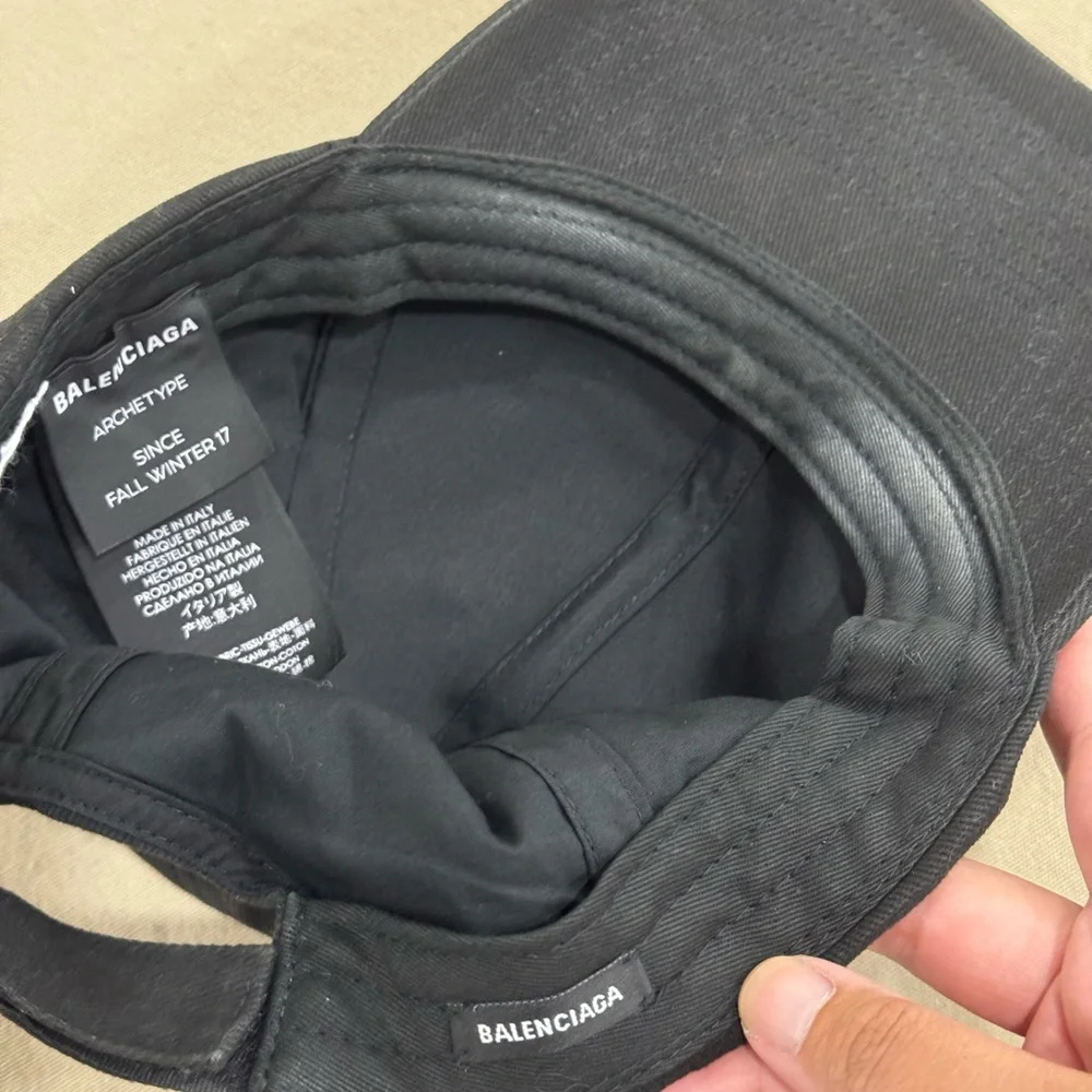 ❌SOLD❌ Balenciaga Classic Black Baseball Cap - Picture 10 of 10